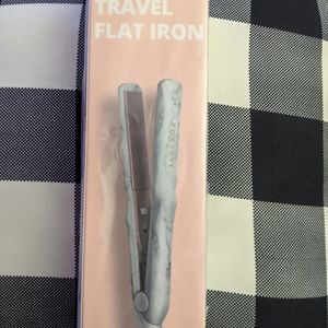 Foxybae mini travel flat iron brand new in box